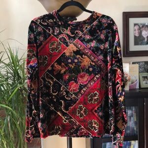 Beautiful velvety long sleeve print Top